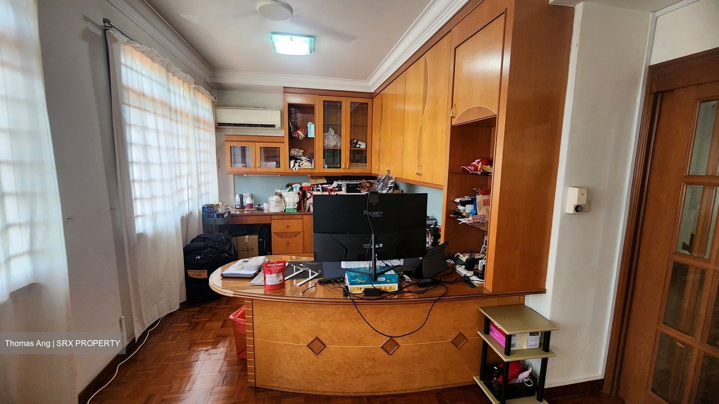 Lim Ah Pin Road (D19), Terrace #505589401